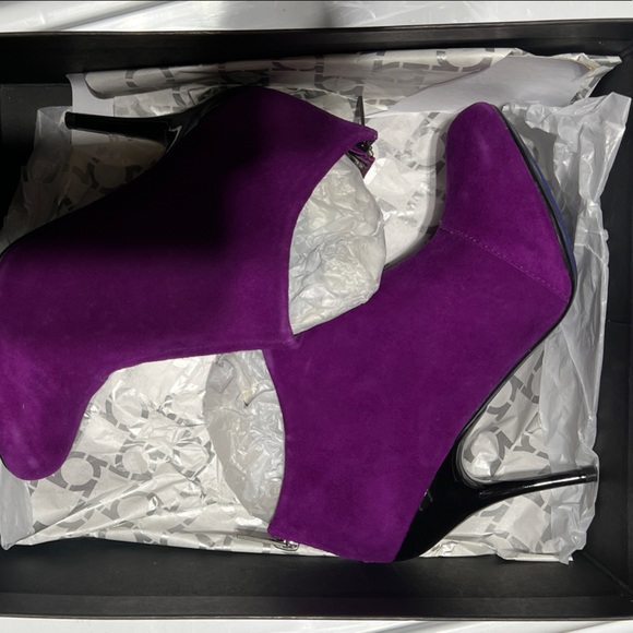 Reaction Kenneth Cole Vibrant Purple Heeled Boots - Picture 1 of 14